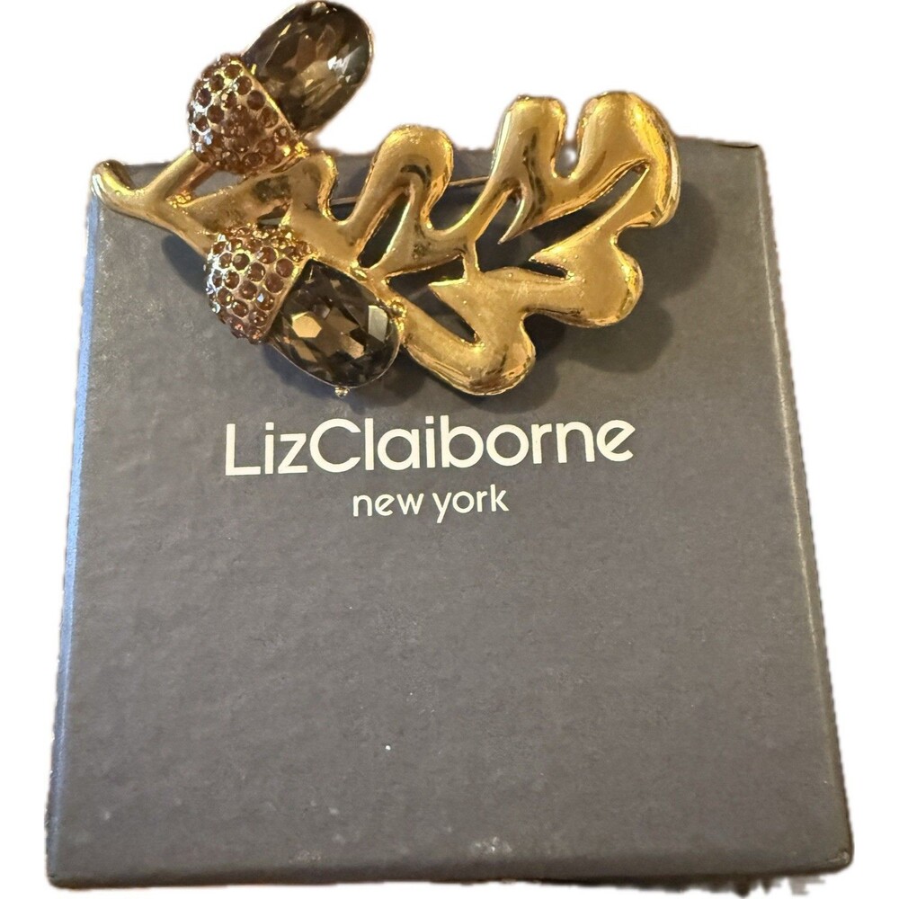 Vintage Crown Trifari Oak Leaf and Acorn Gold Tone Brooch